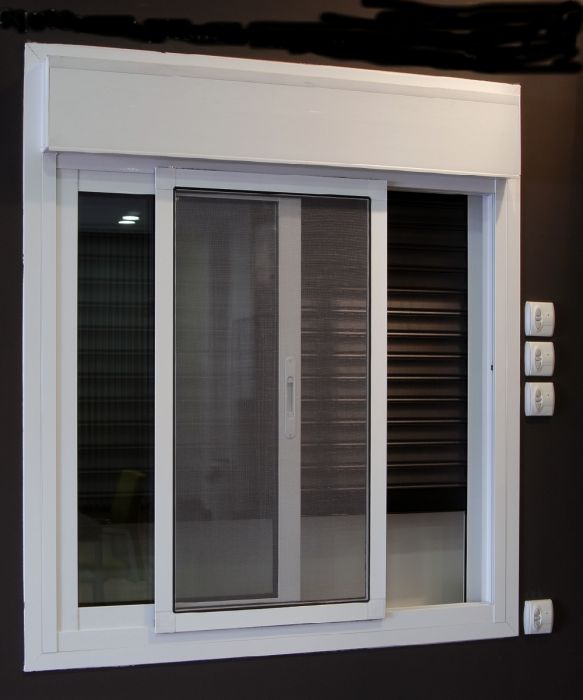 Mosquitera ventana corredera de color plata de 90x140 cm (ancho x alto)